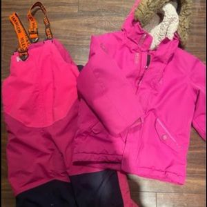 Girls 5T helly Hansen snow pants with matching ripzone jacket